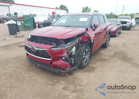 2021 Toyota Highlander Xle z USA, uszkodzony, nr VIN 5TDGZRBH4MS544628